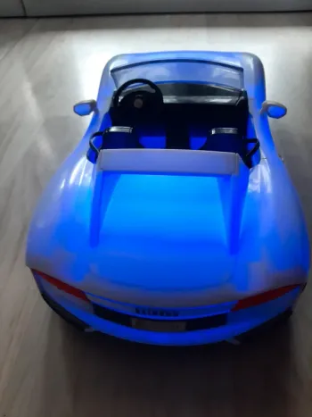 Véhicule Rainbow High voiture arc-en-ciel