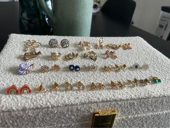 Lot 26 paires boucles d’oreilles