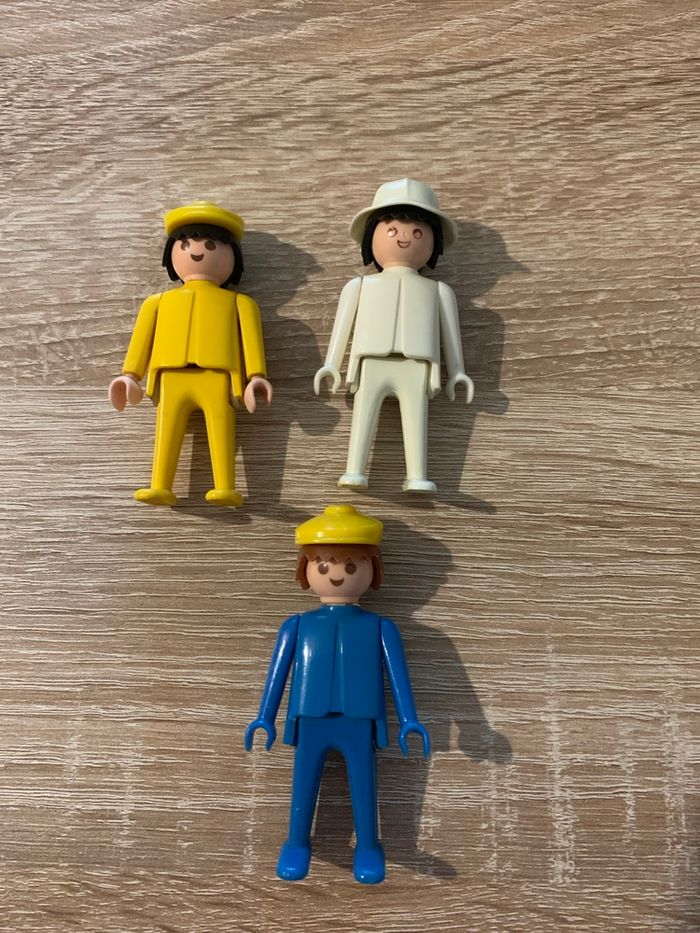 3 Playmobils et accessoires jardin et détente vintage - photo numéro 2
