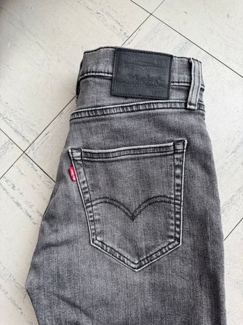 Jean levis 512 w28 L32 gris 