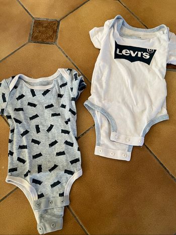 Lot deux bodies levis