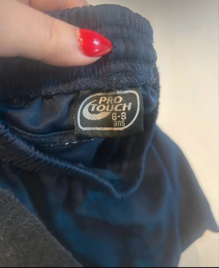 Short pour garçon très bon état taille 6-8 ans couleur bleu marine - photo numéro 5
