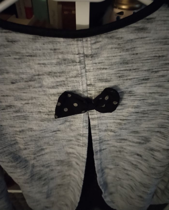 Très beau pull "Minnie" fabriqué en Italie porté une fois - photo numéro 8