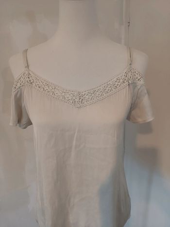 Top Etam blanc à épaules dénudées taille M