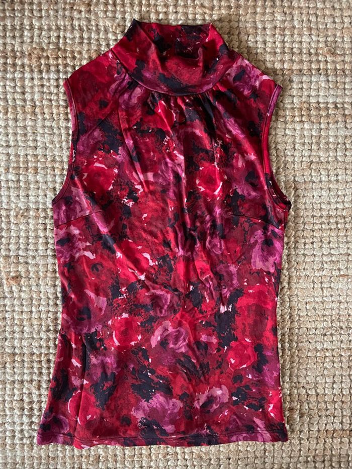 Haut imprimé roses sans manches col montant 1.2.3