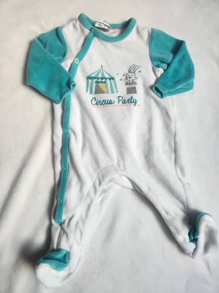 Joli pyjama velours blanc et turquoise automne hiver bébé mixte 6 mois Orchestra