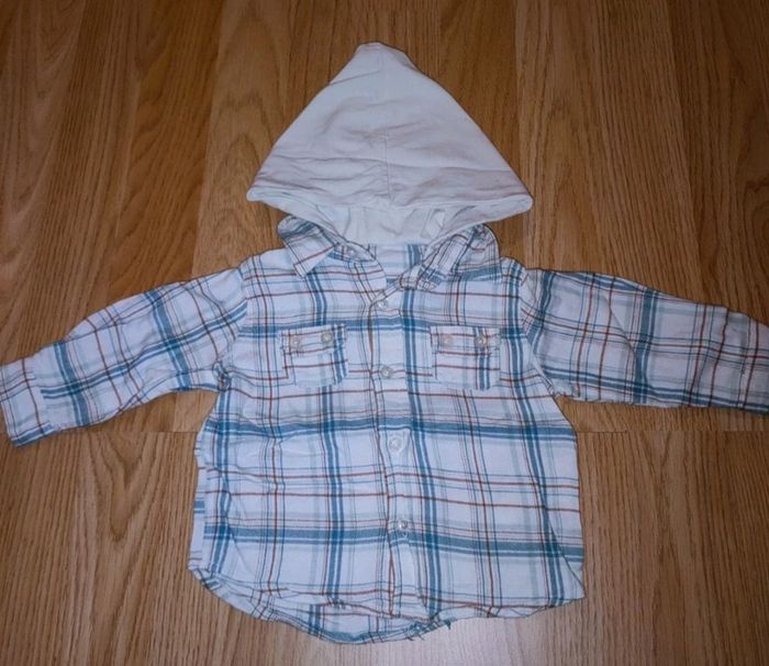 Chemise a capuche 3-6 mois
