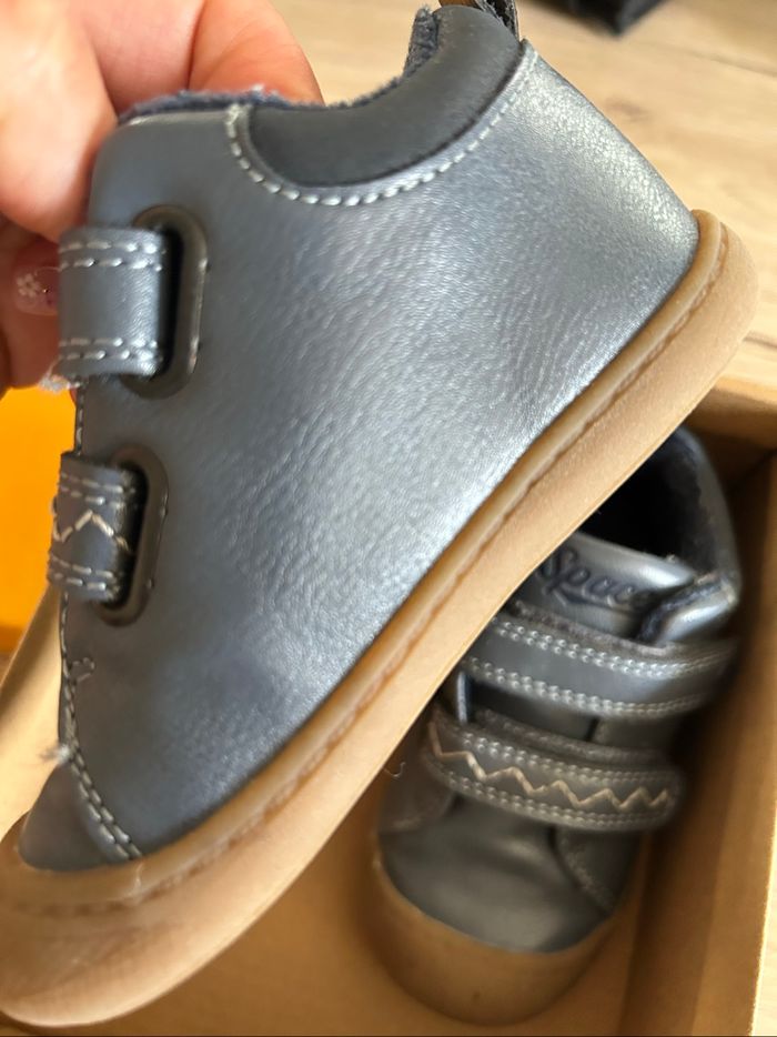 Chaussures en cuir pour enfant taille 21 - photo numéro 3
