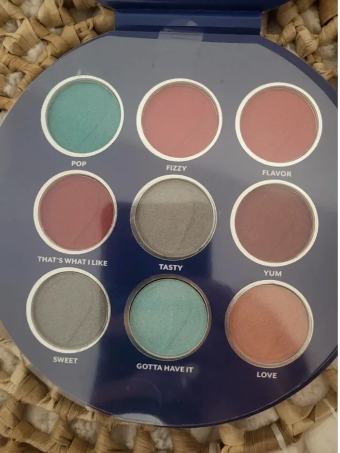 Palette maquillage Taste&Pepsi édition limité neuve - photo numéro 2