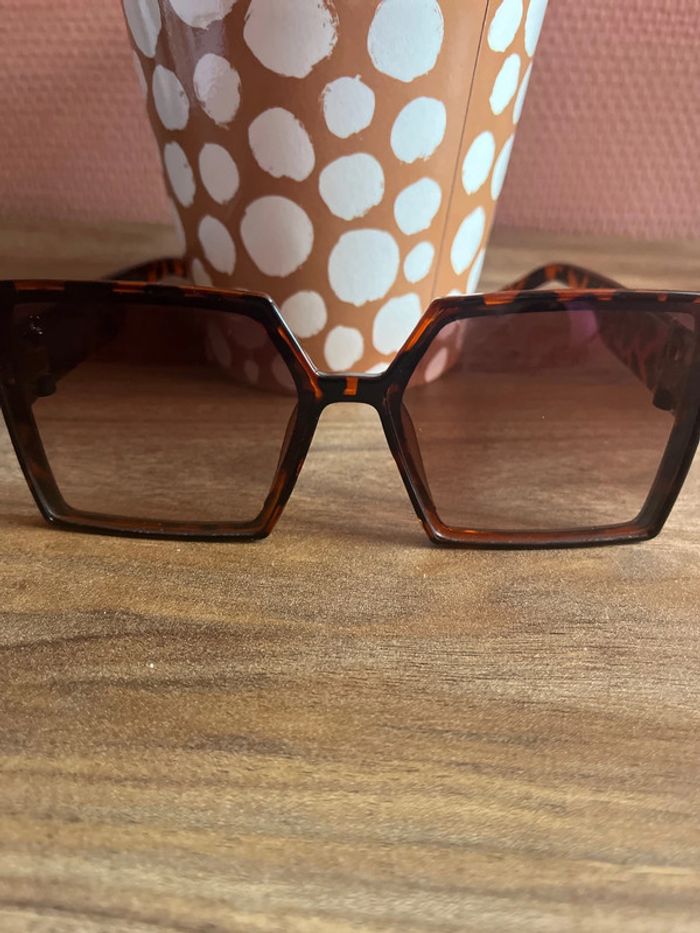 Lunettes de soleil style léopard - photo numéro 2
