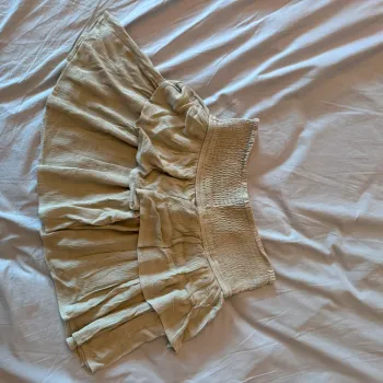 Jupe Verte Stradivarius