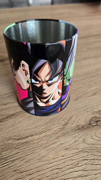 Poy à crayons dragon ball super