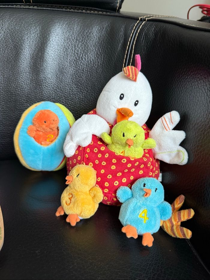 Poule Ophelie et ses 4 poussins lilliputiens