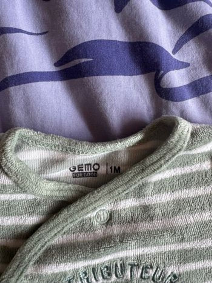 Pyjama vert et blanc taille 1 mois - photo numéro 2