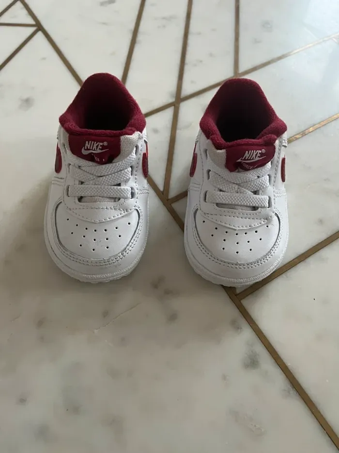 Chaussures Nike Air force 1 bébé taille 18.5 - photo numéro 2