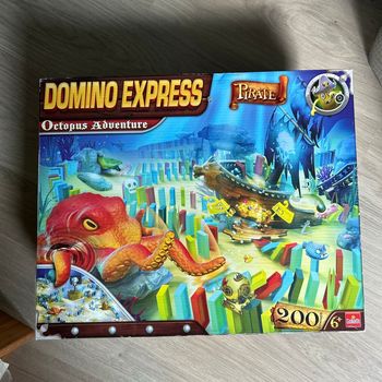 Jouet domino express pirate bon état