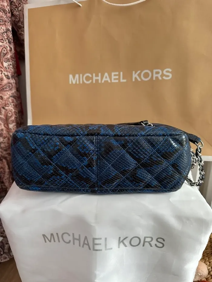 Sac à main Michael Kors modèle Sloan python bleu - photo numéro 7