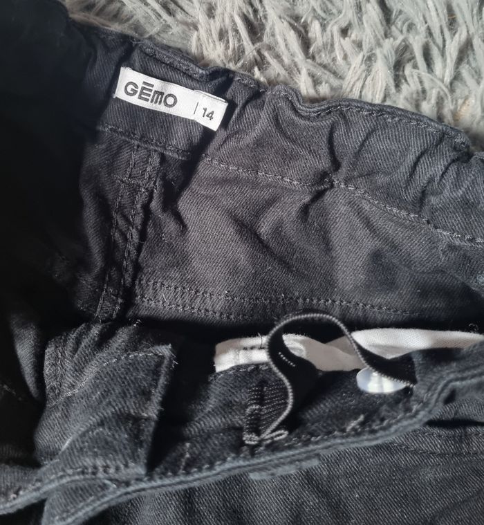 Bermuda en jean noir 14ans comme neuf - photo numéro 3