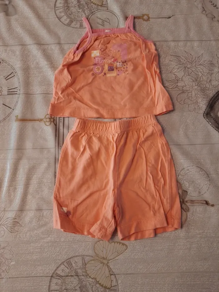 Ensemble débardeur et short 12 mois