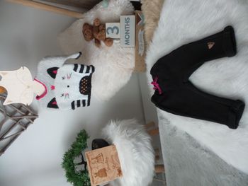 Magnifique ensemble catimini pull chat ouverture complete arriere pantalon noir elastique bébé fille