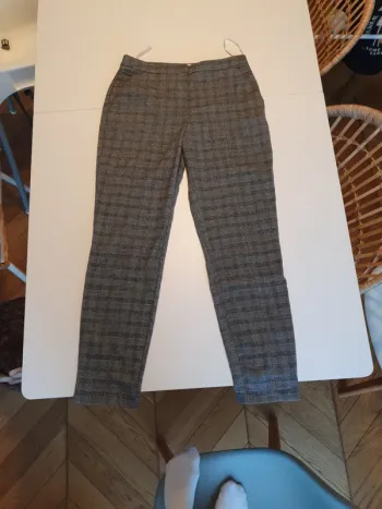 Pantalon gris à carreaux