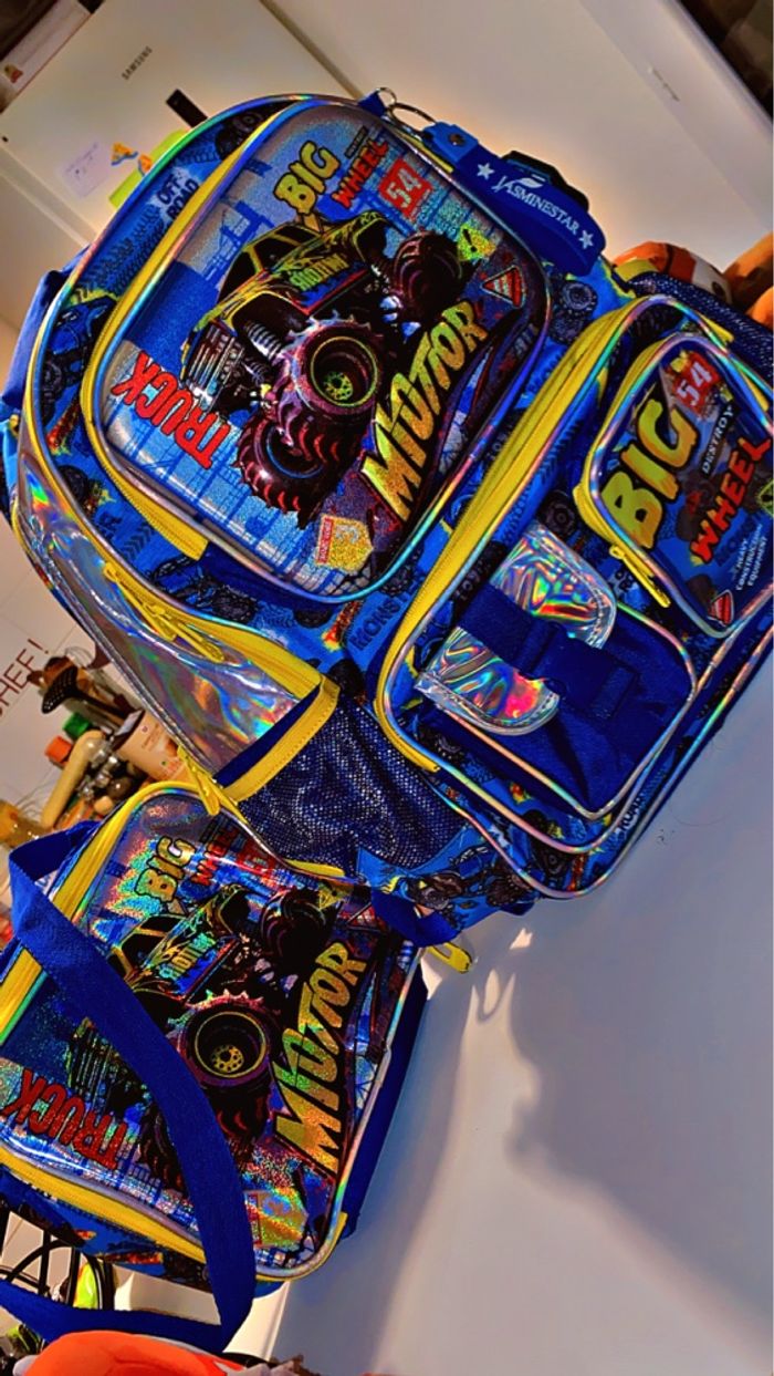 Cartable avec sacoche et trousse