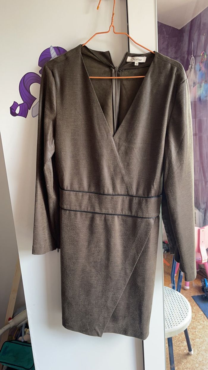 Robe charlise taille 38 - photo numéro 3