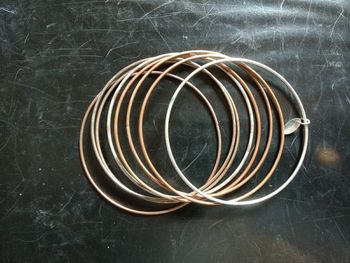 8 bracelets Yves Rocher
