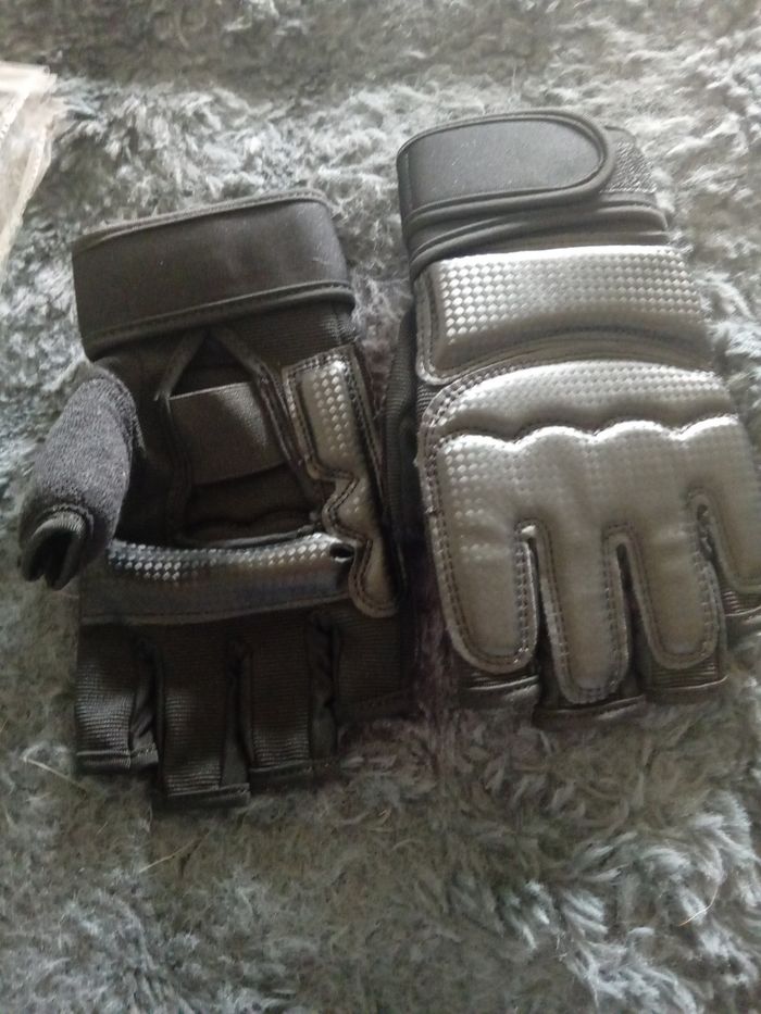 Gant de frappe  pour entrenement  neuf - photo numéro 2