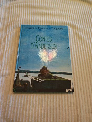 Livre illustré contes d'Andersen
