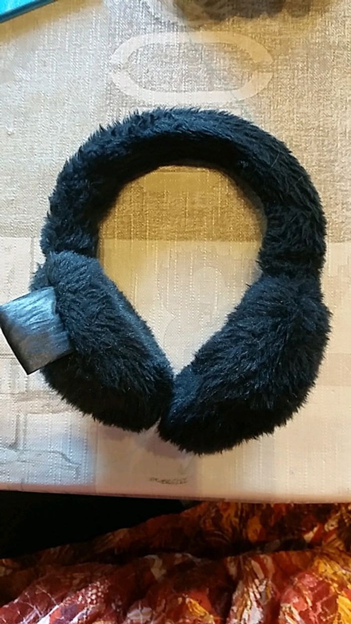 Cache oreille - photo numéro 3