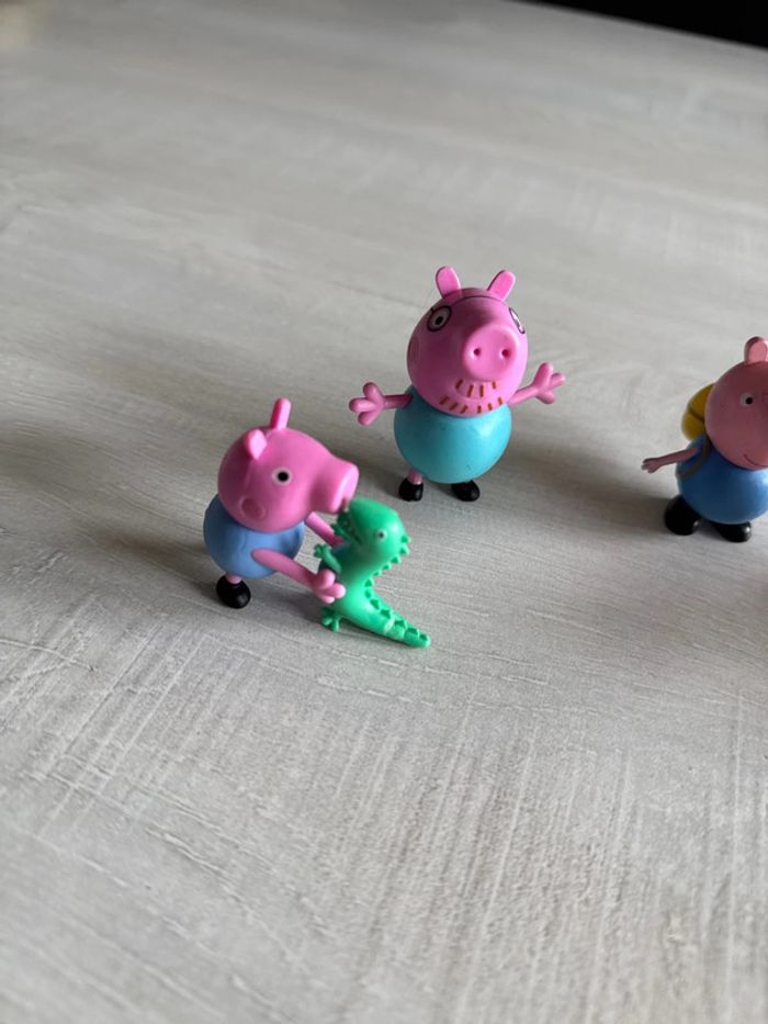 Figurine peppa pig - photo numéro 2