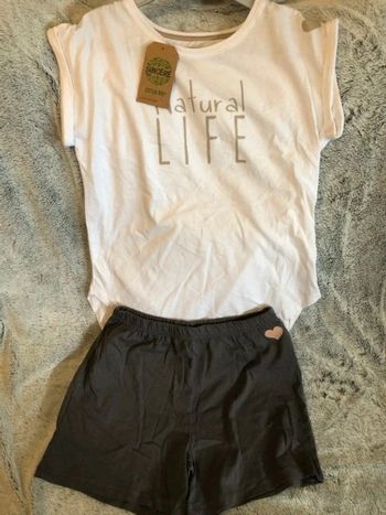 Pyjama 2 pièces : teeshirt +short T16 ans