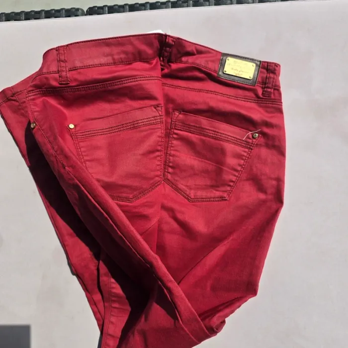 Jeans pantalon enduit rouge camaieu 38 - photo numéro 2