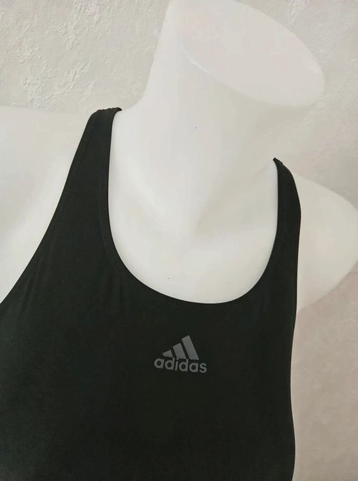 Brassière.
Adidas.
Taille : 36 (voir étiquette) - photo numéro 7