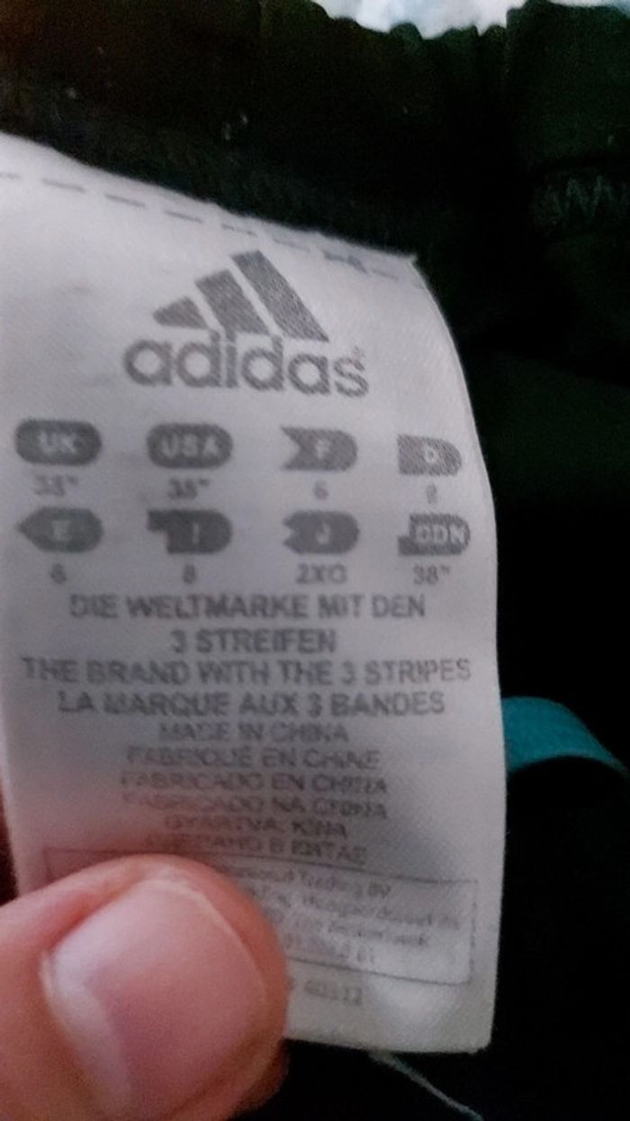 Short adidas taille 38 - photo numéro 2
