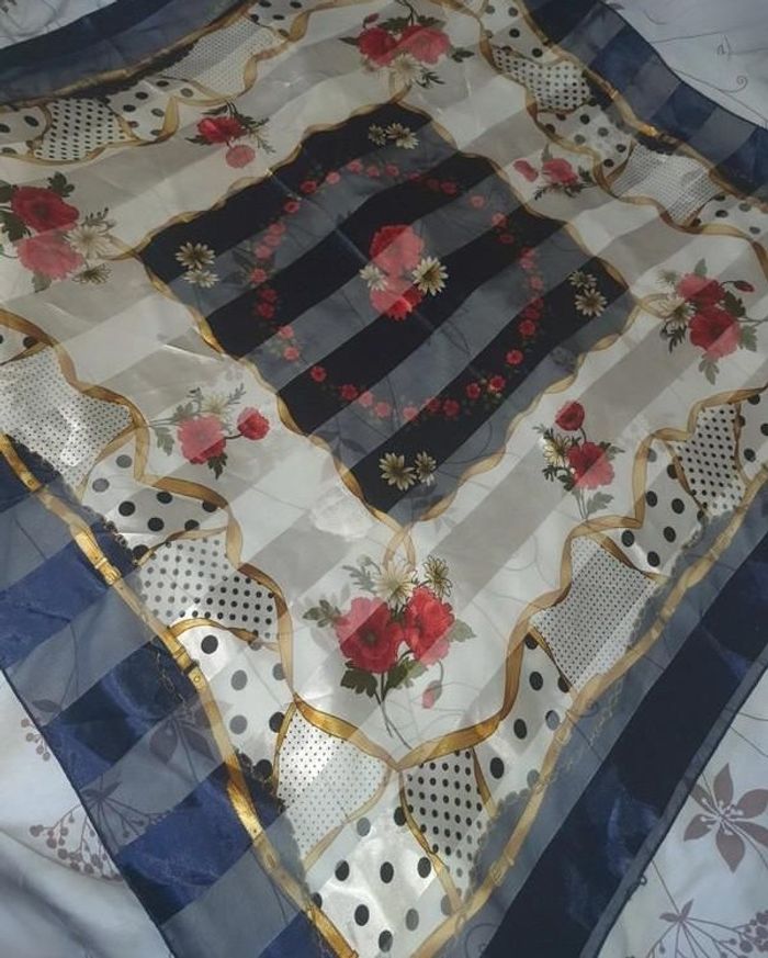 Superbe foulard pour femme - photo numéro 6