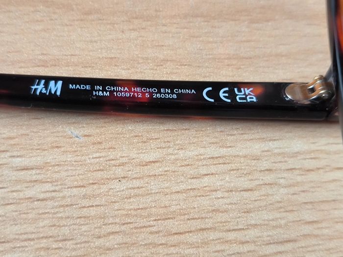 Lunettes de soleil H&M neuves - photo numéro 2