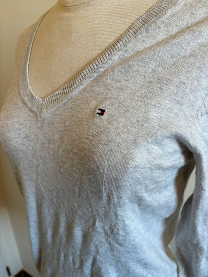 Pull Col V basique Tommy - photo numéro 4