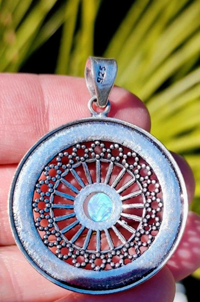 Pendentif pierre ronde - photo numéro 2