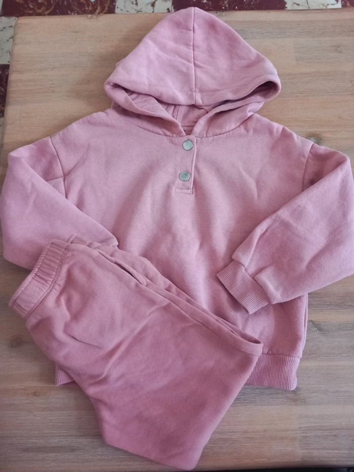 Ensemble rose sweat + jogging Kiabi – 5 ans