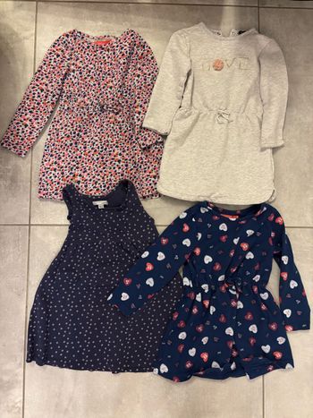 Lot de 11 robes / combishort / salopette