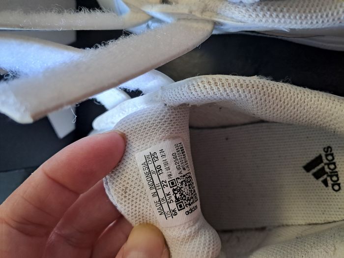 Basket adidas taille 22 - photo numéro 8