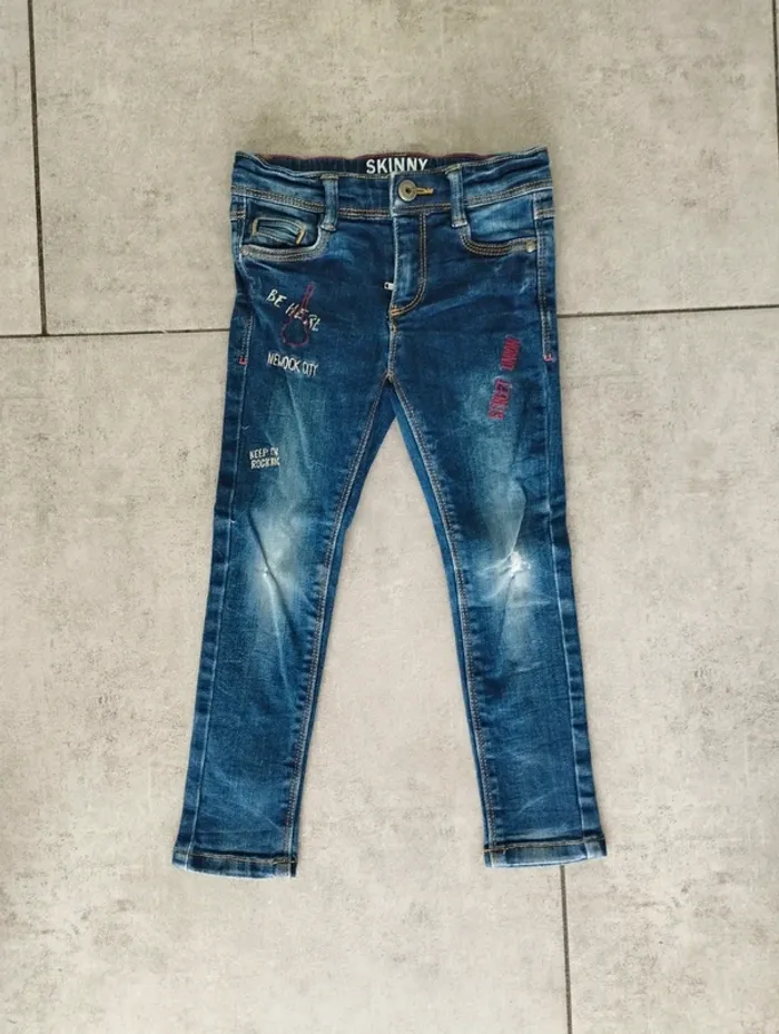 Jean skinny taille 3 ans