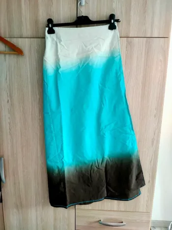 Jupe longue, couleur dégradée, blanc bleu turquoise marron