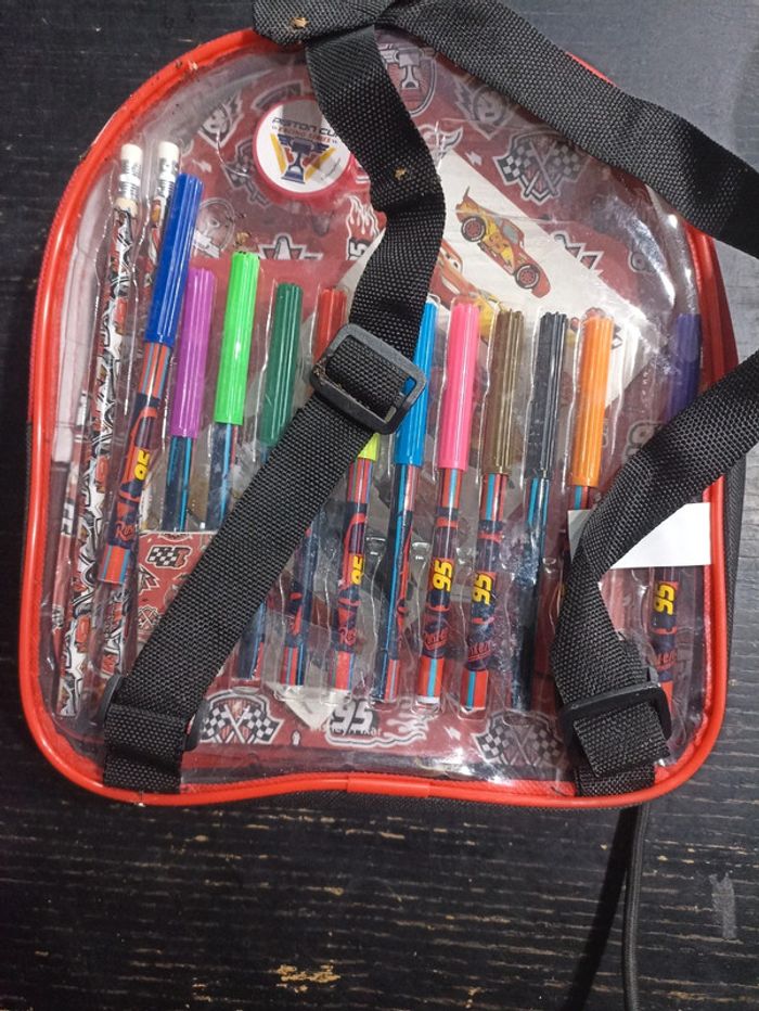 Sac a dos avec 30 pièces scolaires - photo numéro 3