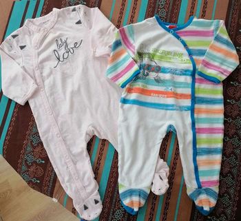 Lot  3 pyjamas coton léger  12  mois