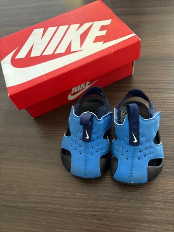 Chaussures Nike taille 17 