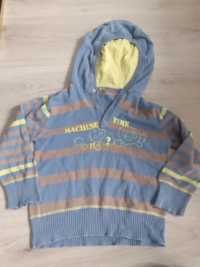 Pull à capuche 4ans