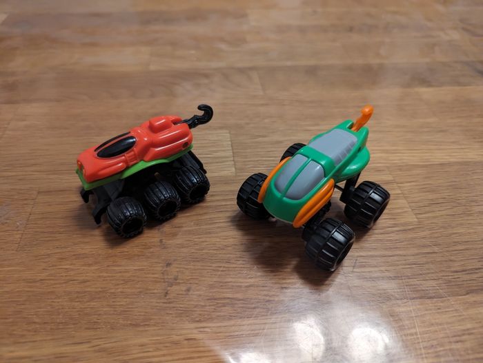 Lot 90 de 2 petites voitures attack Monster Hotwheels